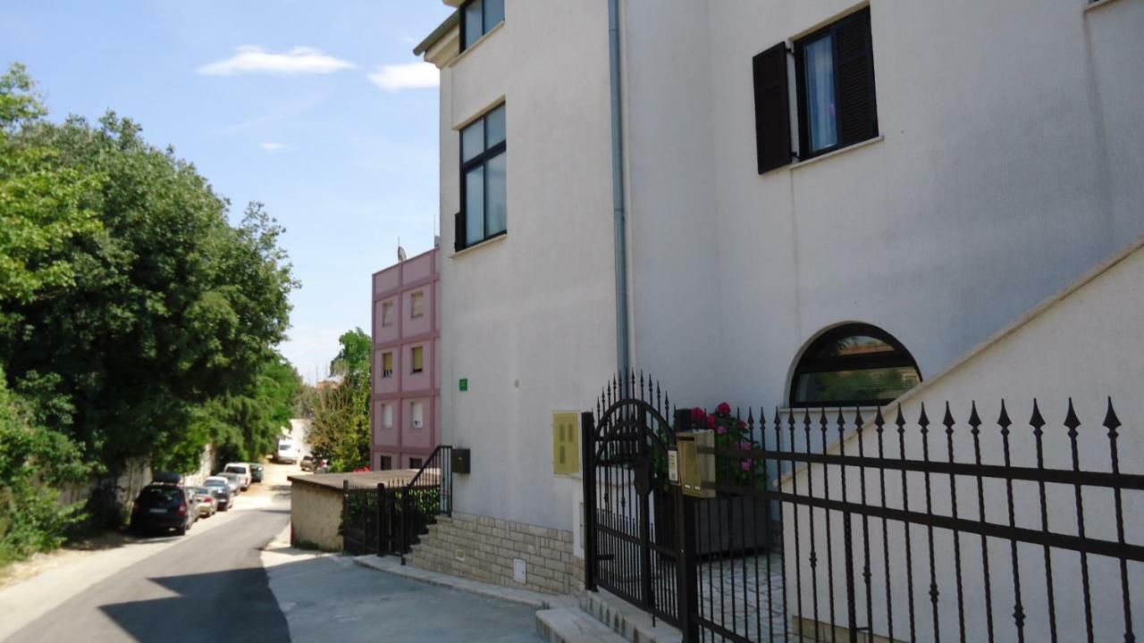 Apartments Ruzica Pula Extérieur photo